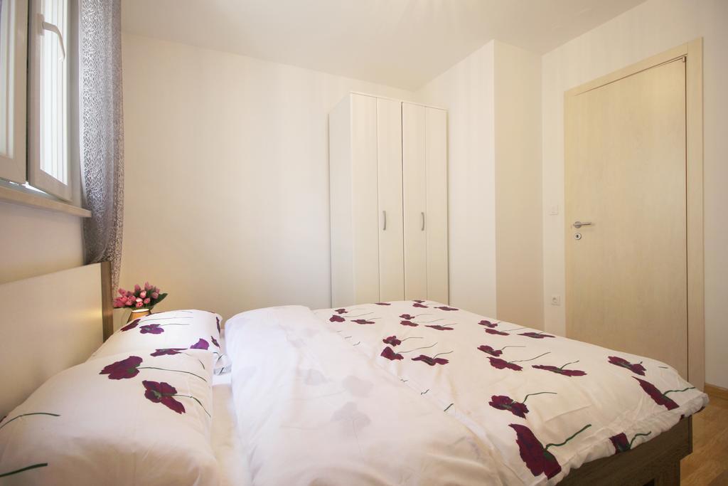 Apartment Marieta Split Bagian luar foto