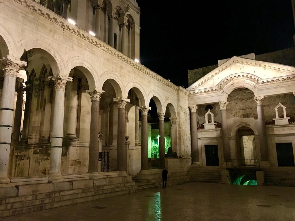 Apartment Marieta Split Bagian luar foto